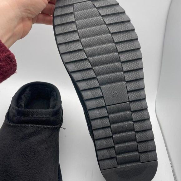 CUSHIONAIRE Women's Cozy Faux Shearling Genuine Suede mule slippers BLACK 8.5 - Picture 5 of 6